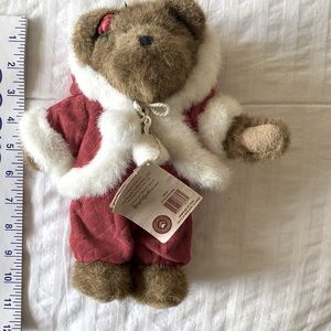 Genuine Boyd’s only Macy ‘s Collection item.